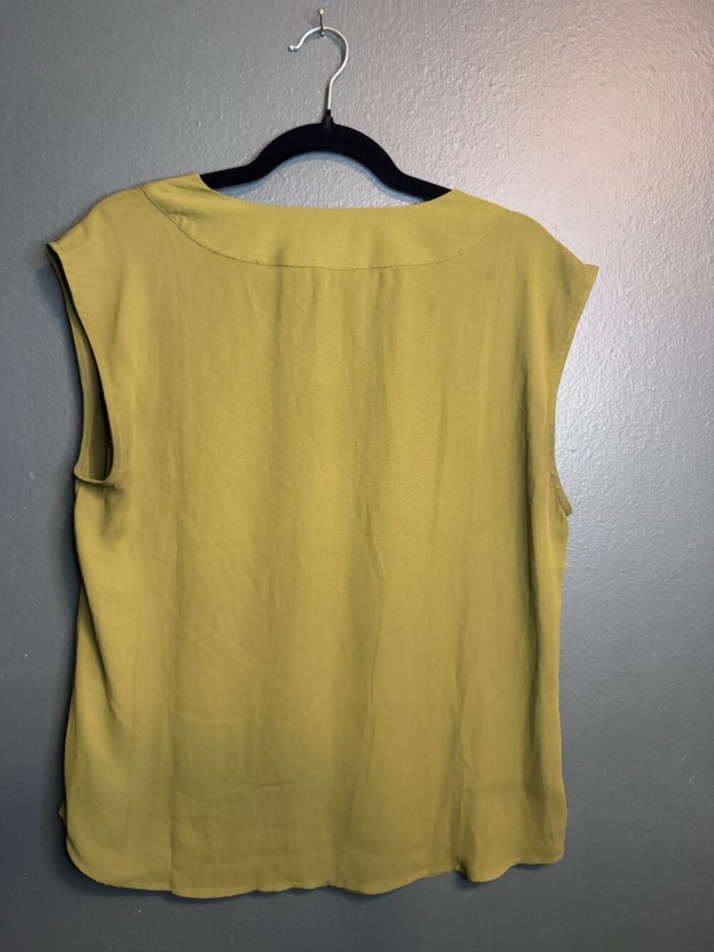 JCrew - V Neck tank - Picture 2 of 2